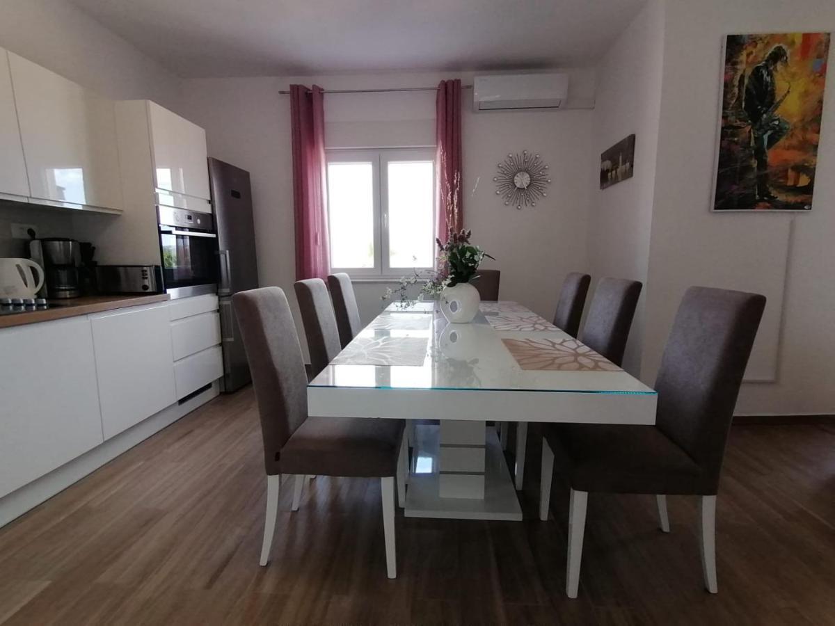 Villa Mir Pridraga 외부 사진